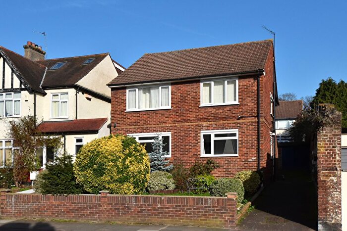 2 Bedroom Maisonette For Sale In Warren Avenue, Bromley, BR1