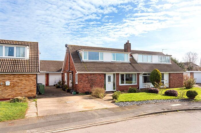 4 Bedroom Bungalow For Sale In Beech Avenue, Bishopthorpe, York, North Yorkshire, YO23
