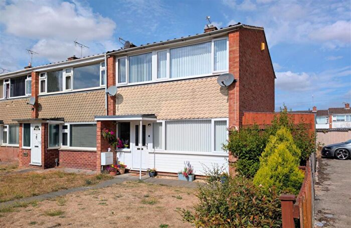3 Bedroom End Of Terrace House For Sale In Russet Close, Tuffley, Gloucester, GL4