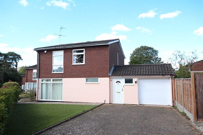 4 Bedroom Detached House For Sale In Pear Tree Dell, Letchworth Garden City, SG6