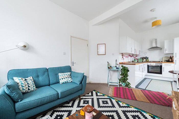 2 Bedroom Flat To Rent In Friendly Street, Deptford, London, Greater London, SE8