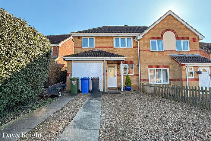3 Bedroom Semi-Detached House For Sale In St. Andrews Road, Beccles, NR34