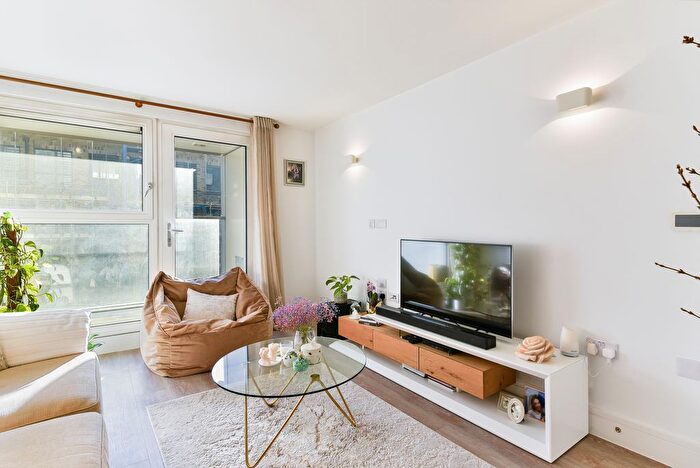 1 Bedroom Flat For Sale In Station Road, Edgware, HA8