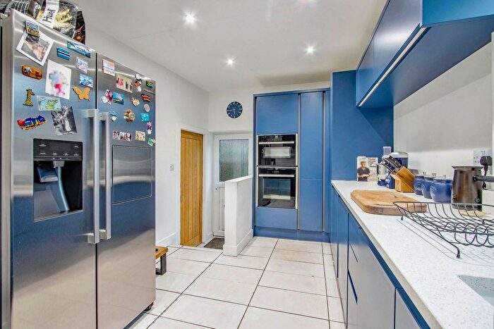 4 Bedroom Detached House For Sale In Standbridge Lane, Wakefield, WF2