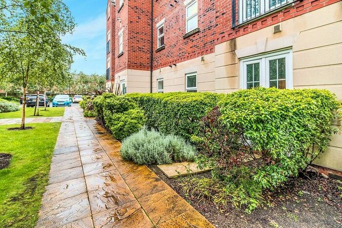 2 Bedroom Flat To Rent In Beckford Court, Tyldesley, Manchester, M29