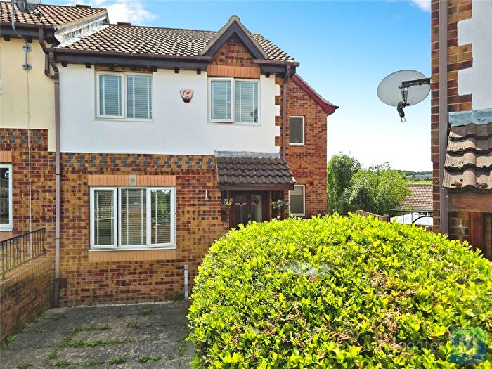 5 Bedroom Semi-Detached House For Sale In Heath Grove, Soothill, Batley, West Yorkshire, WF17