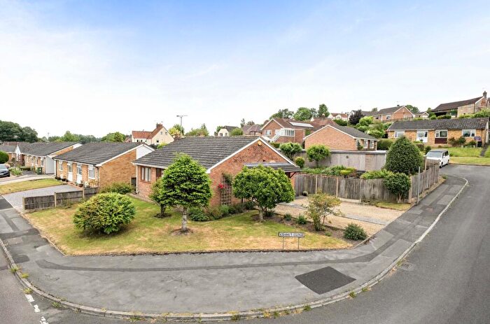 3 Bedroom Bungalow For Sale In Wylye Road, Warminster, BA12