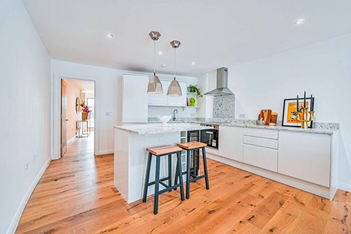 1 Bedroom Flat To Rent In Rye Lane, Peckham Rye, London, SE15