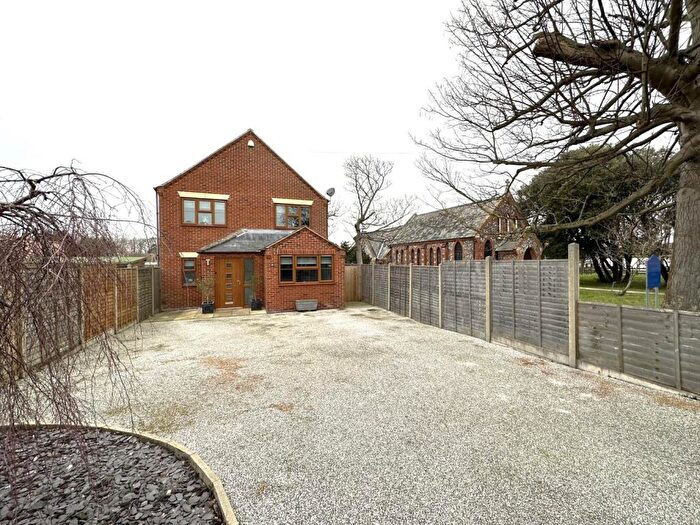 4 Bedroom Detached House For Sale In The Street, Corton, NR32