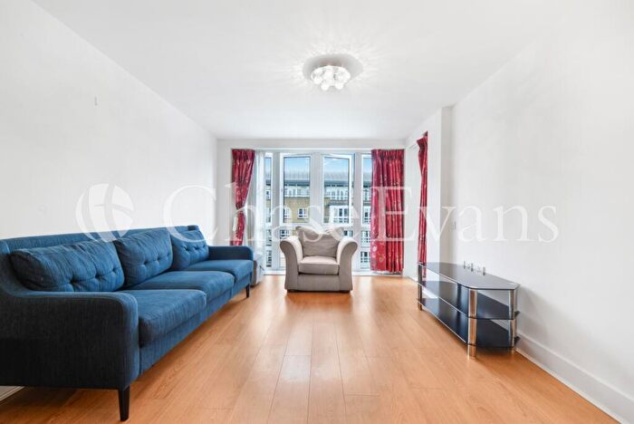 2 Bedroom Flat To Rent In St Davids Square, Isle Of Dogs, London, E14