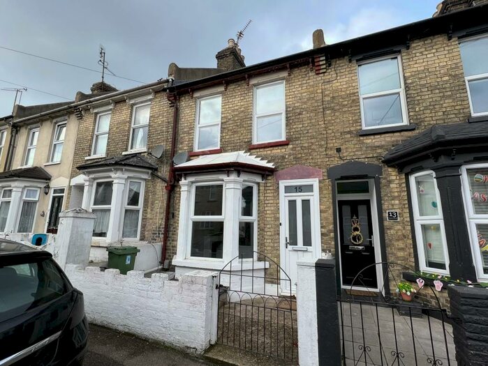 3 Bedroom Terraced House To Rent In Jeyes Road, Gillingham, ME7