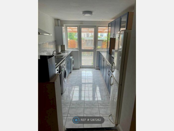 4 Bedroom Terraced House To Rent In Gainsborough Avenue, London E12