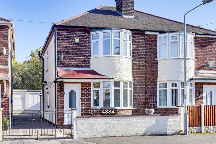 3 Bedroom Property To Rent In Midland Grove, Neitherfield, Nottingham, NG4