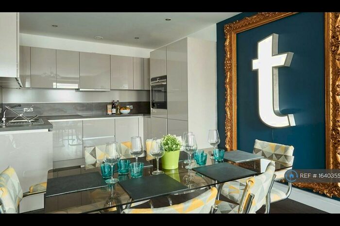 3 Bedroom Flat To Rent In Kingsland Road, London, E8