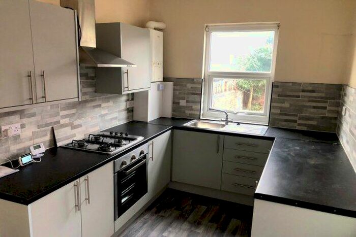 3 Bedroom Property To Rent In Castleford Road, Normanton, WF6