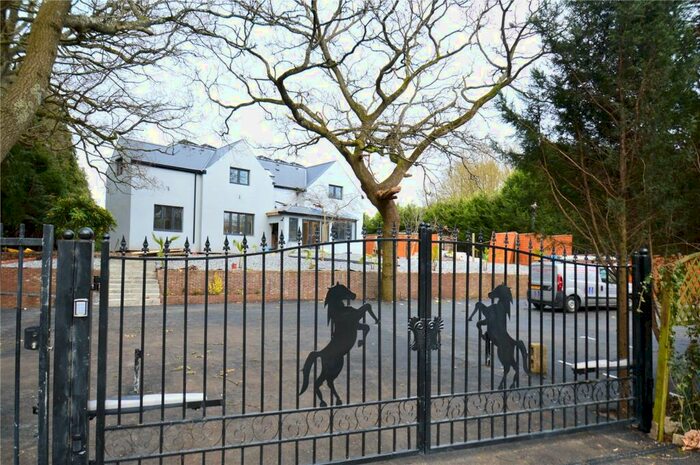 1 Bedroom Apartment To Rent In London Road North, Merstham, Redhill, Surrey, RH1