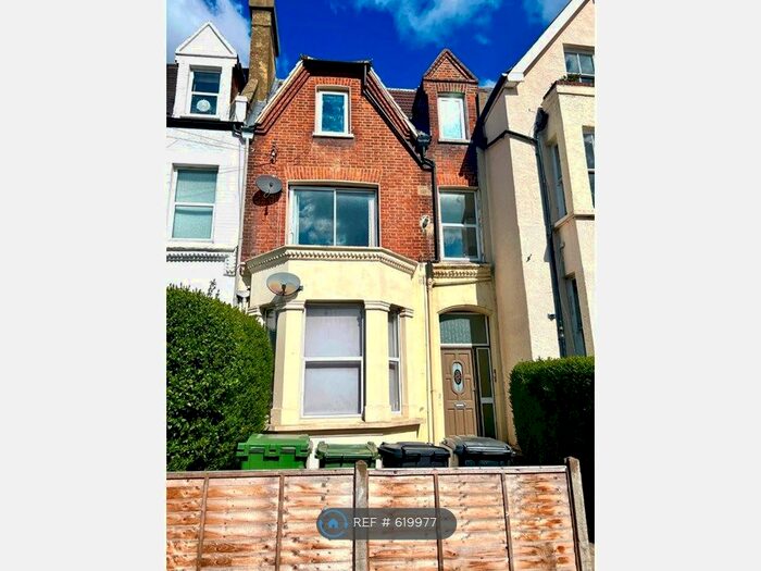 2 Bedroom Flat To Rent In Deronda Road, London, SE24