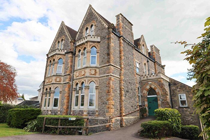 2 Bedroom Flat For Sale In Princes Road, Clevedon, BS21