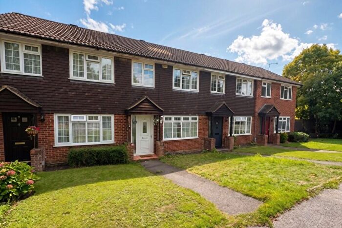 3 Bedroom Terraced House To Rent In Lightwater, GU18