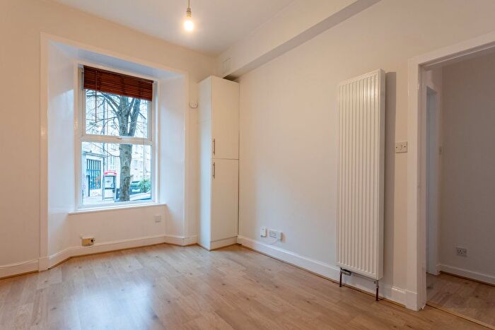 1 Bedroom Flat To Rent In Albert Street, Leith Walk, Edinburgh, EH7