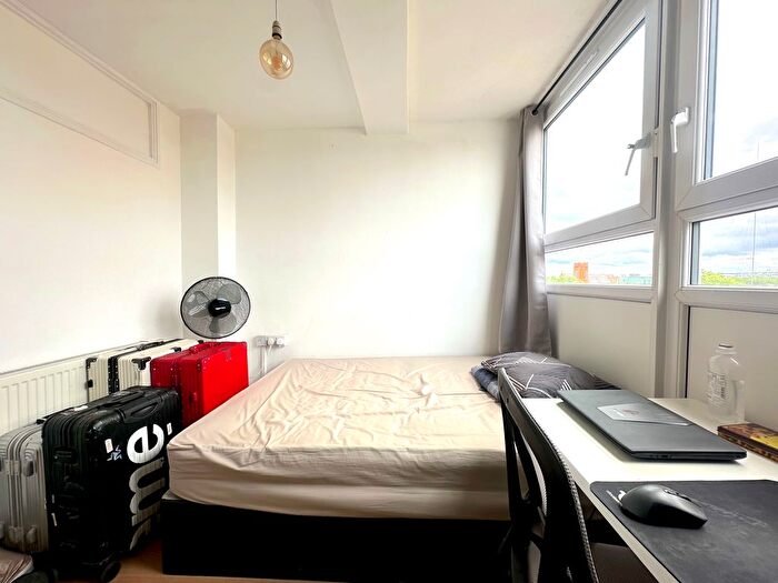 3 Bedroom Maisonette To Rent In Wentworth Mews, London, E3