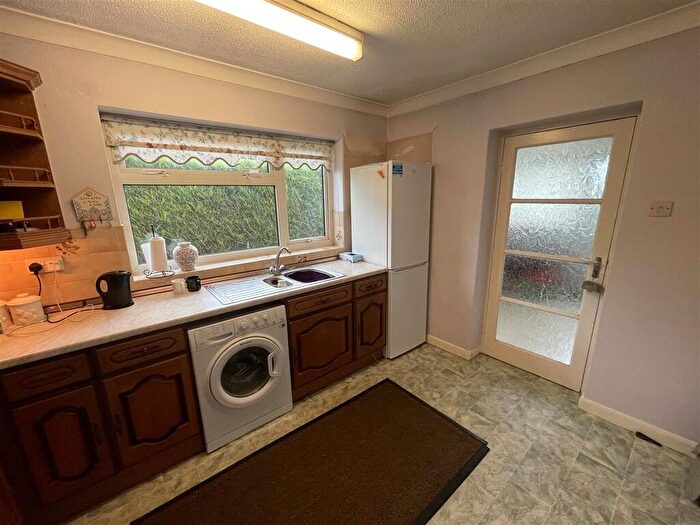 2 Bedroom Detached Bungalow For Sale In Glen Avenue, Pinchbeck, PE11