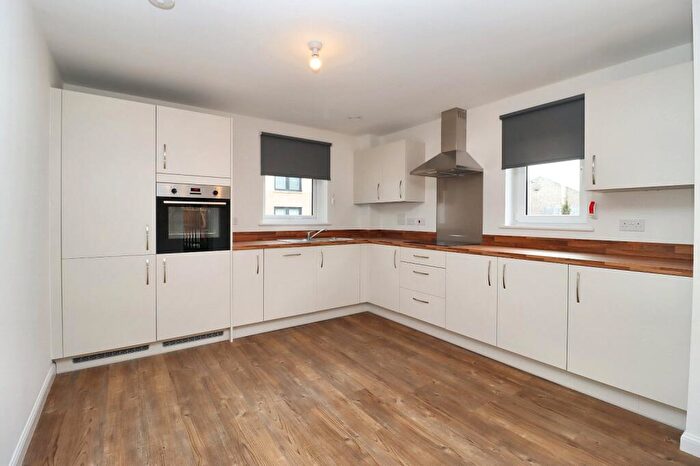 2 Bedroom End Of Terrace House To Rent In Kilpatrick Grove, Edinburgh, EH6