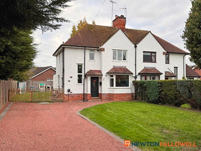 3 Bedroom Semi-Detached House For Sale In Gainsborough Road, Winthorpe, NG24