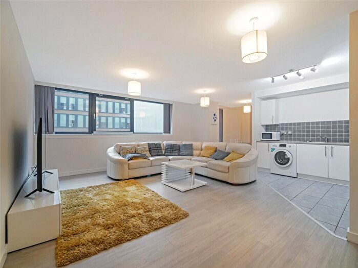 2 Bedroom Flat For Sale In Holm Street, Glasgow, Glasgow City, G2