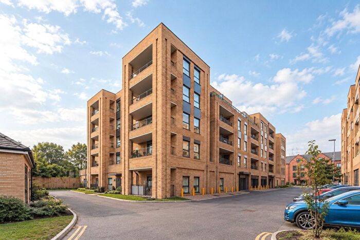2 Bedroom Flat For Sale In Thimble Crescent, Wallington, SM6