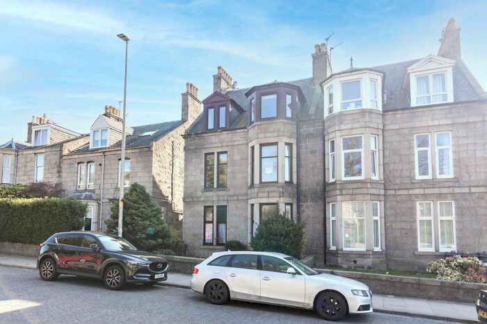2 Bedroom Flat To Rent In Holburn Street, First Floor, Aberdeen, AB10