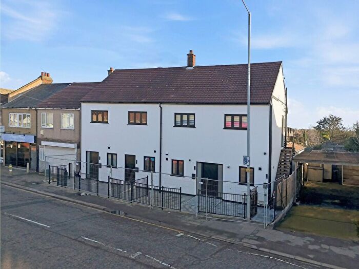 2 Bedroom Maisonette To Rent In Southend Road, Grays, RM17