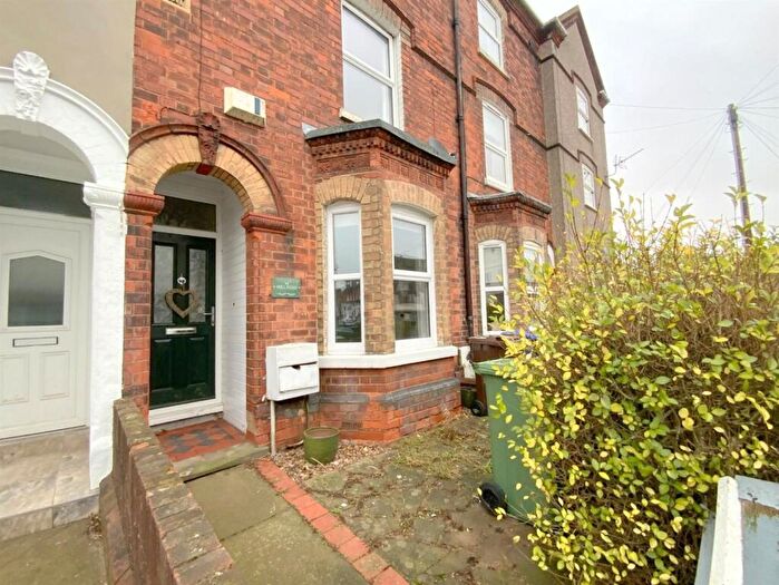 3 Bedroom Terraced House For Sale In Mill Road, Cleethorpes, DN35