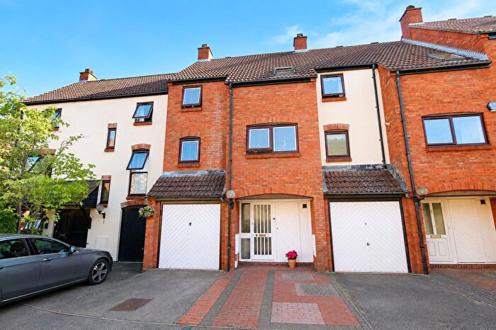 4 Bedroom Town House For Sale In Robert Gybson Way, Norwich, NR3