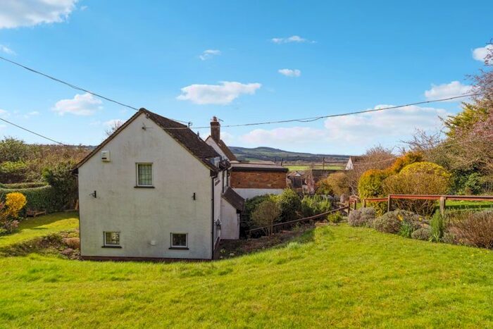 5 Bedroom Semi-Detached House For Sale In Lower Road, Loosley Row, Princes Risborough, HP27