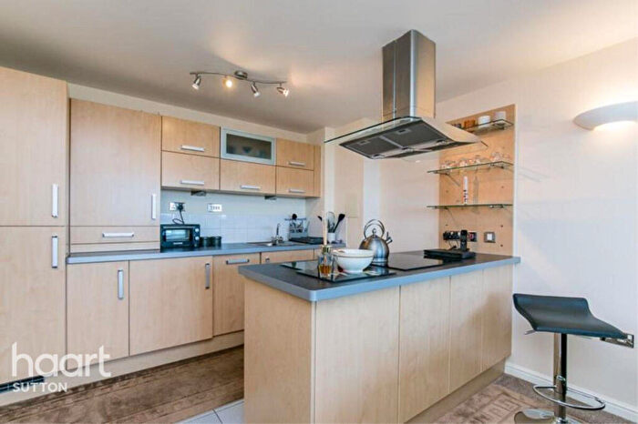 2 Bedroom Apartment For Sale In Aspects Throwley Way, Sutton, SM1
