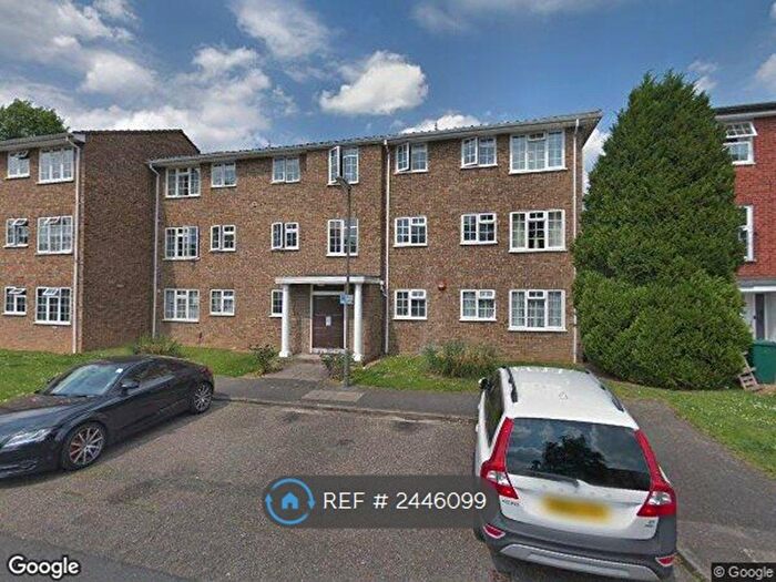 3 Bedroom Flat To Rent In Waters Drive, Staines-Upon-Thames, TW18
