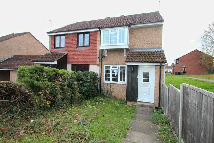 2 Bedroom Semi-Detached House To Rent In The Foxgloves, Hemel Hempstead, HP1