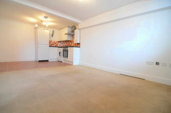 1 Bedroom Apartment To Rent In Queens Road, Farnborough, GU14