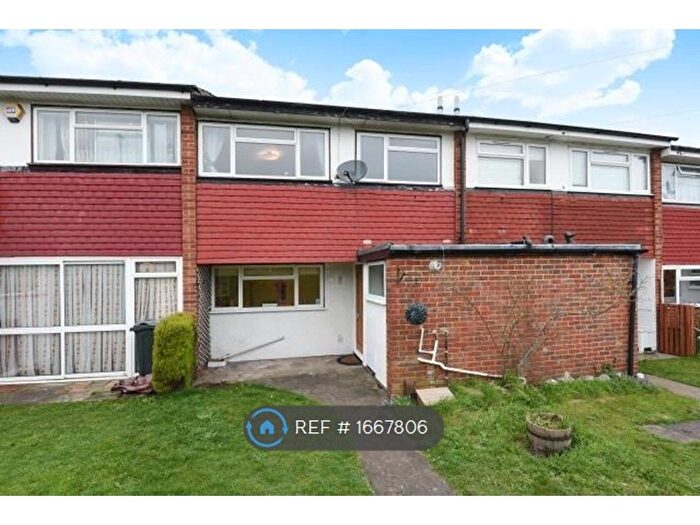 3 Bedroom Terraced House To Rent In Stourton Avenue, Feltham, TW13