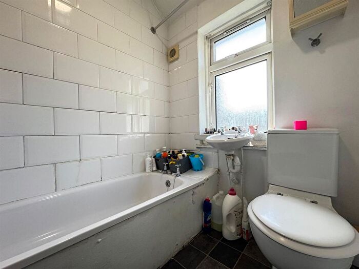 1 Bedroom Flat To Rent In Flamstead Road, Dagenham, RM9