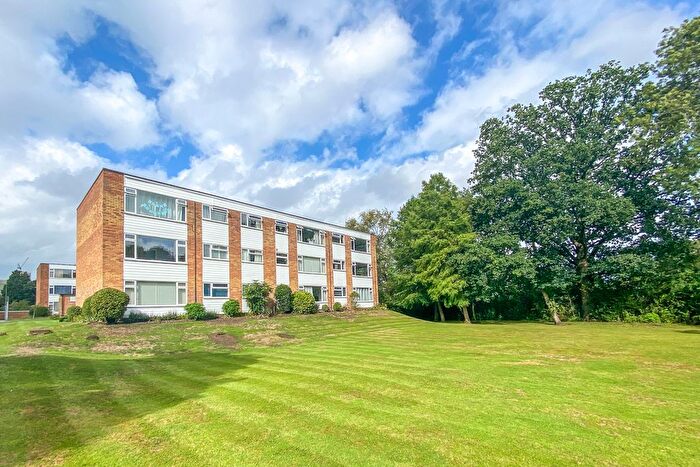 2 Bedroom Flat To Rent In Davos Close, Woking, Surrey, GU22