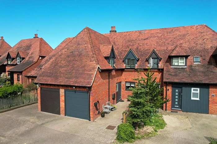 3 Bedroom Property For Sale In Eynsham Court, Woolstone, MK15