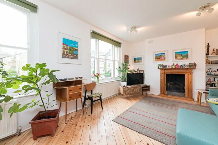 2 Bedroom Flat To Rent In Burghley Road, NW5