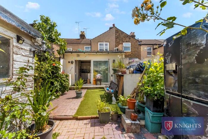 3 Bedroom Terraced House For Sale In Medcalf Road, London, EN3