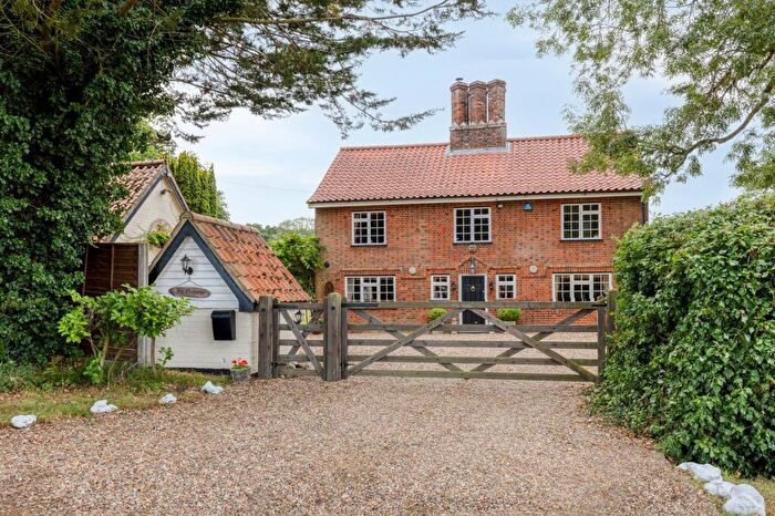5 Bedroom Detached House For Sale In A Truly Impressive Home In Howe, NR15