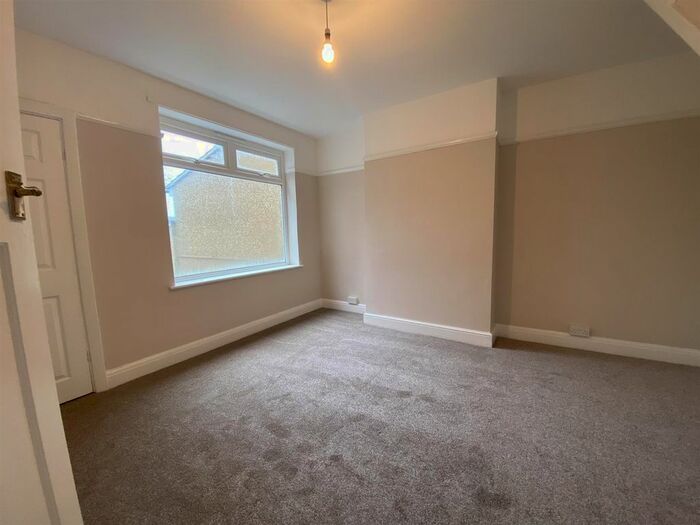 3 Bedroom Property To Rent In Stanham Road, Dartford, DA1