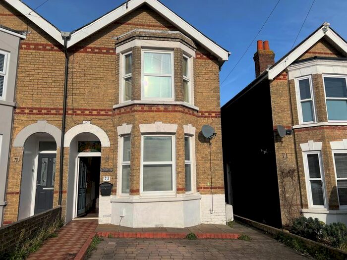 3 Bedroom Semi-Detached House To Rent In Stephenson Road, Cowes PO31