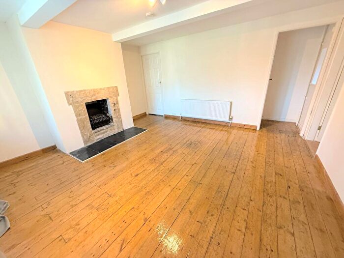 1 Bedroom Semi-Detached House To Rent In Savile Park Street, Halifax, HX1