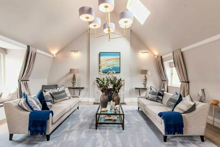 3 Bedroom Flat To Rent In Hans Place, Knightsbridge, London, SW1X